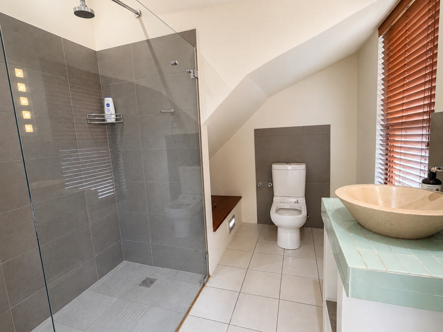 To Let 4 Bedroom Property for Rent in Klein Zevenwacht Western Cape